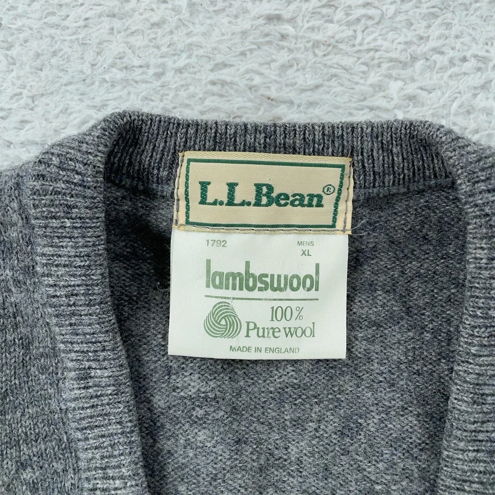 L.L. Bean Sweater Vest FITS S/M Gray 100% Lambswool Knit V Neck Made in England‎